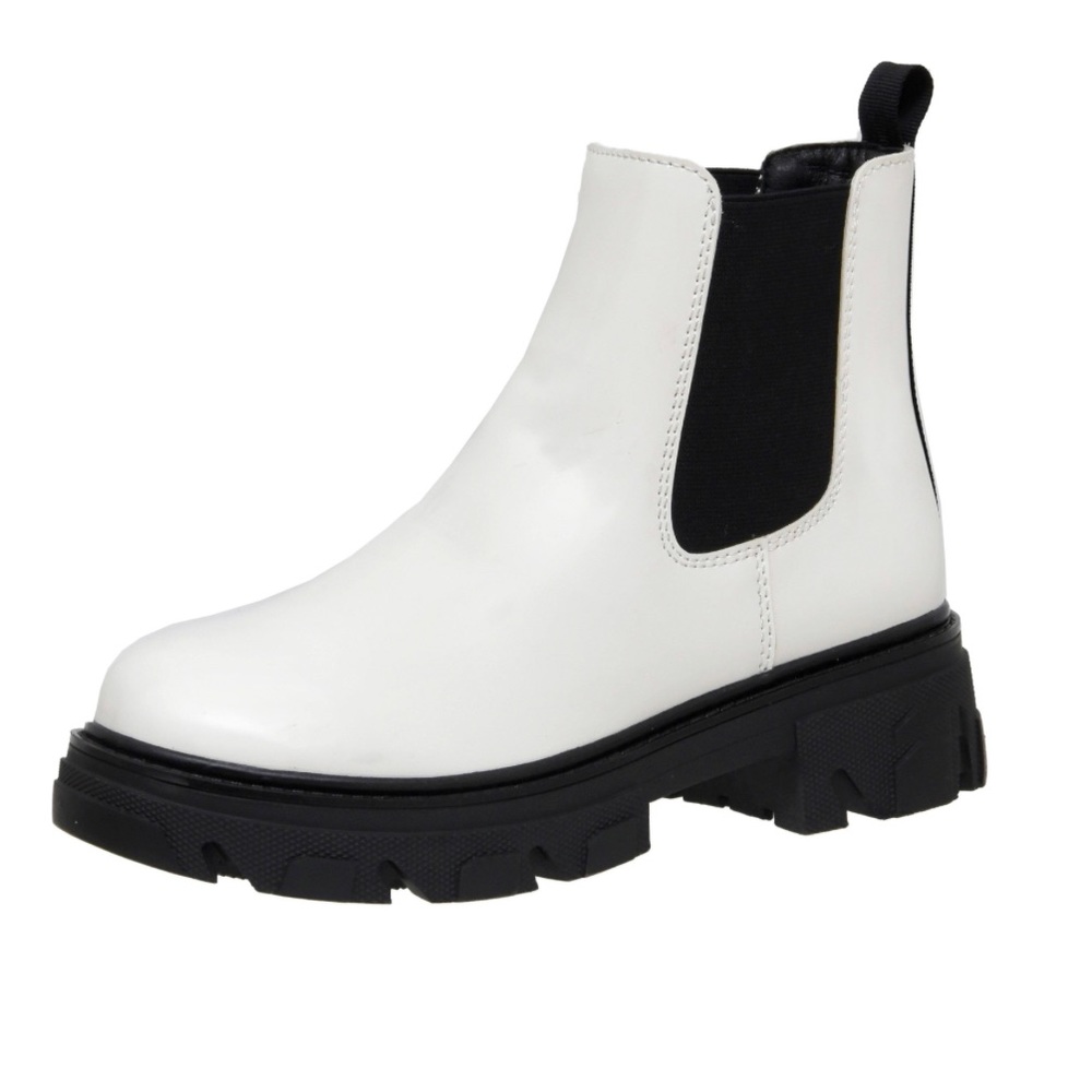 🆕 White Chelsea Boots